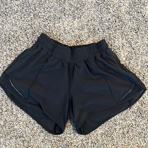 COPY - Lululemon Hotty Hot Low-Rise Lined Short 2.5”